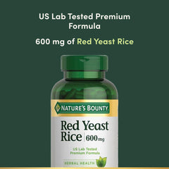 Nature's Bounty cápsula en mano para apreciar tamaño y dosificación