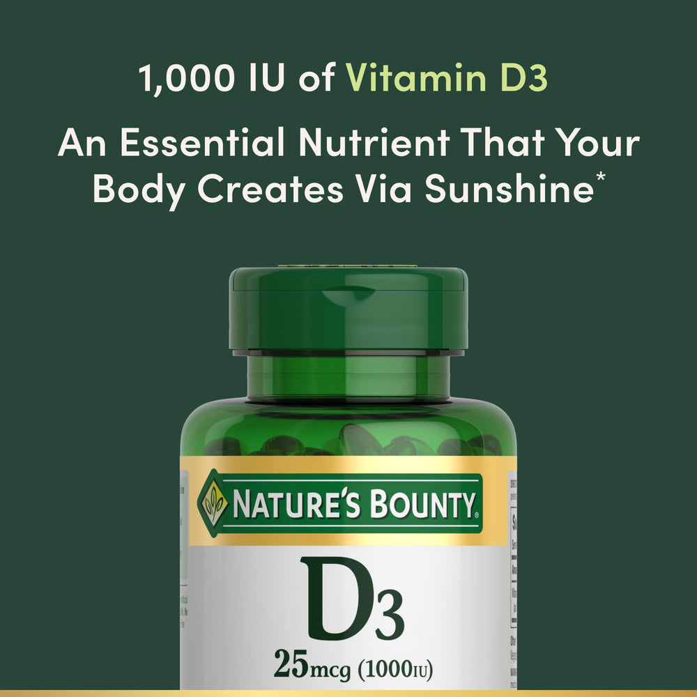 Nature's Bounty cápsula en mano mostrando escala y la dosis de 1000 IU