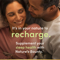 Nature's Bounty comparación de tamaño de tableta junto a monedas para escala útil