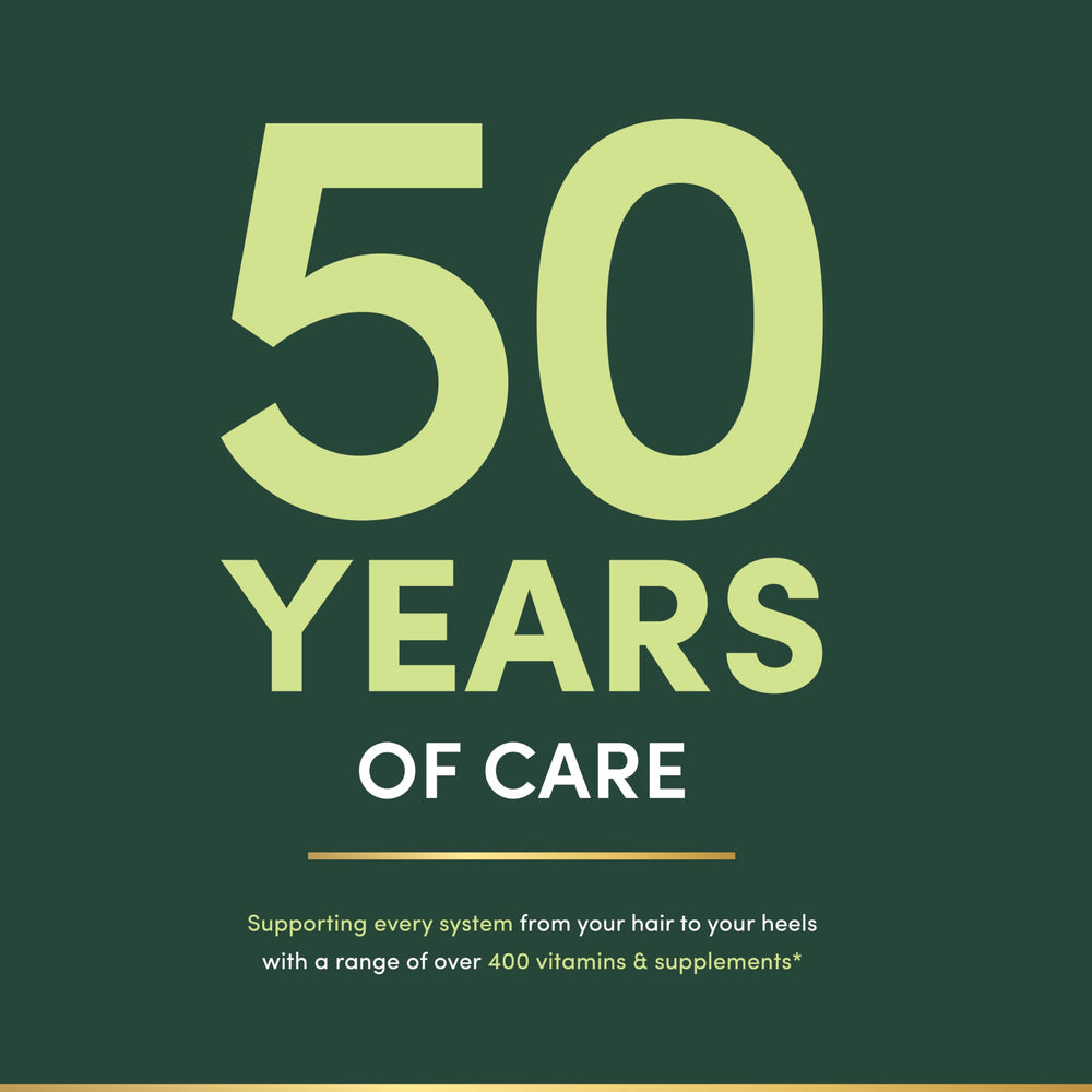 Nature's Bounty frasco junto a desayuno para mostrar integración diaria