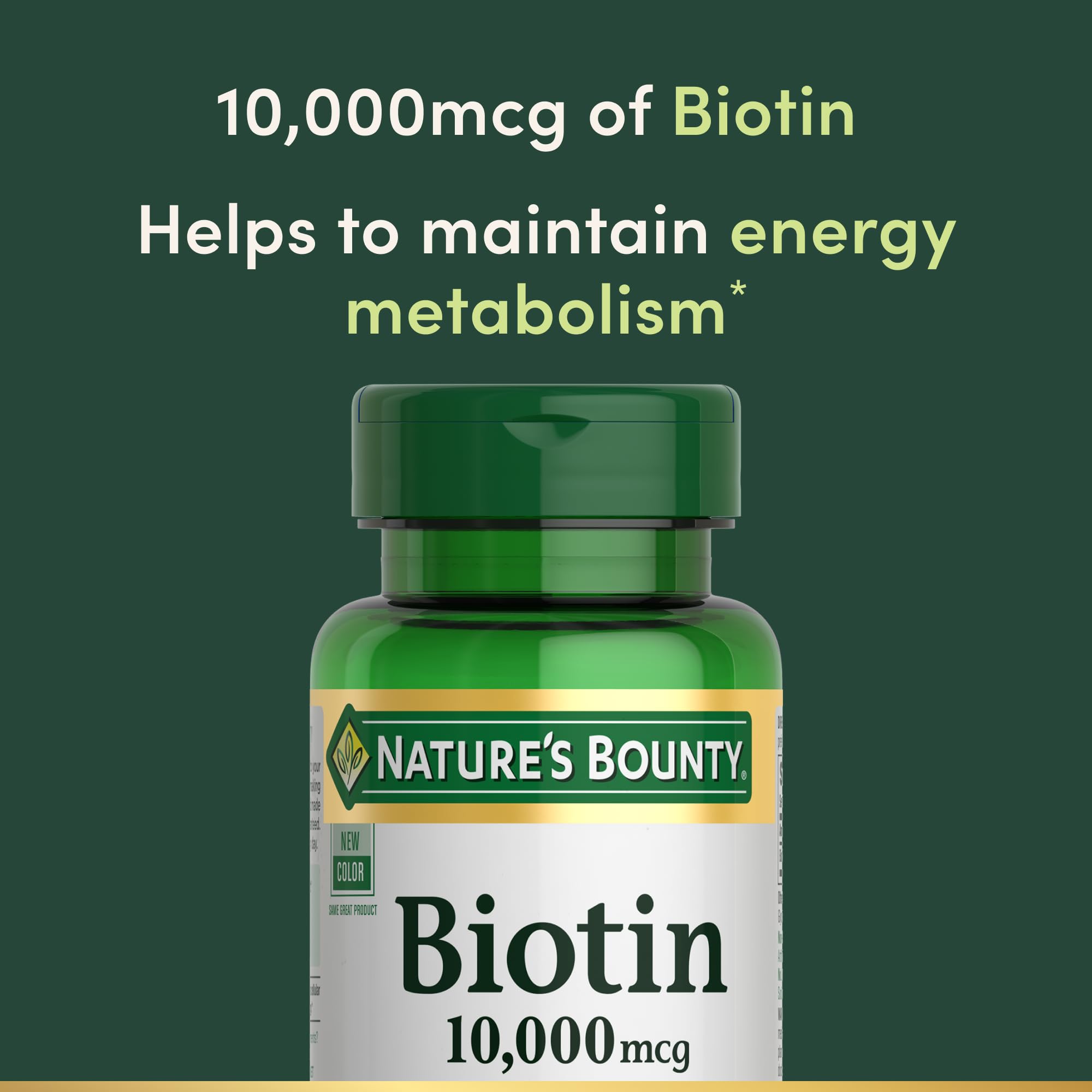 Nature's Bounty softgel en mano para comparar tamaño y dosificación