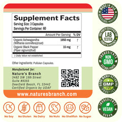 Nature's Branch cápsulas en mano para mostrar tamaño y facilidad de ingestión