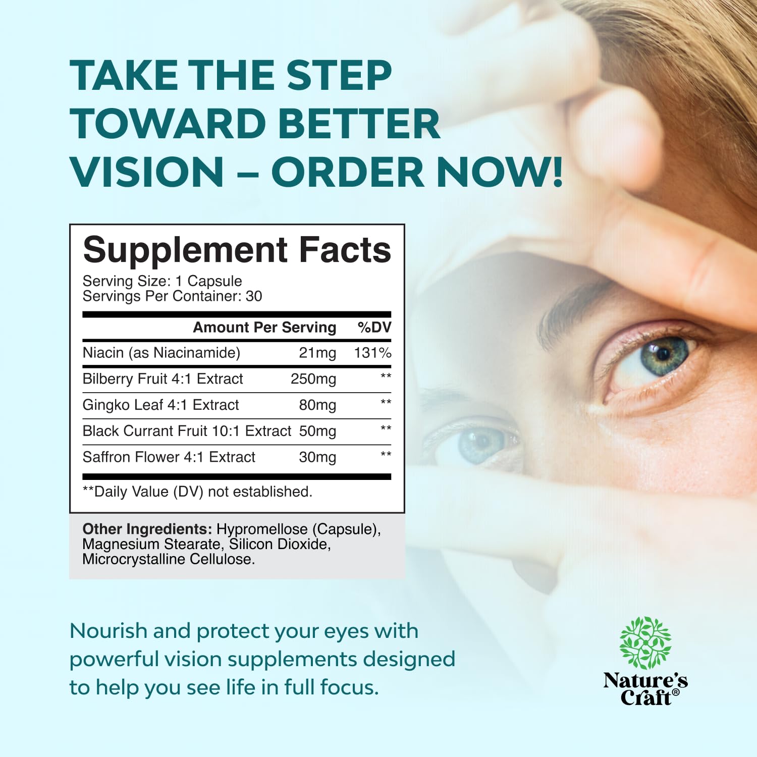 Natures Craft persona sosteniendo cápsula mostrando uso diario