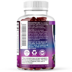 Nature's Nutrition familia usando gomitas en ambiente cotidiano