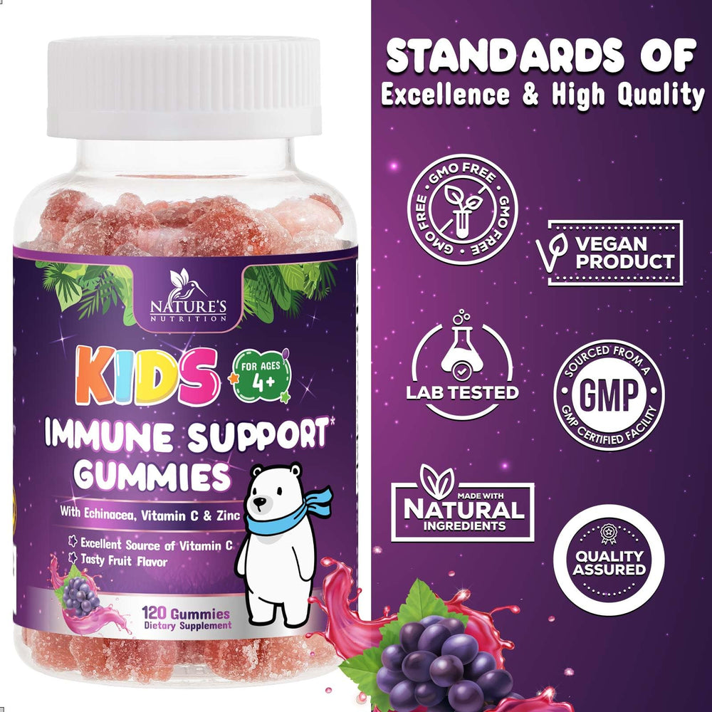 Nature's Nutrition gominola en mano para comparar tamaño y facilidad de uso