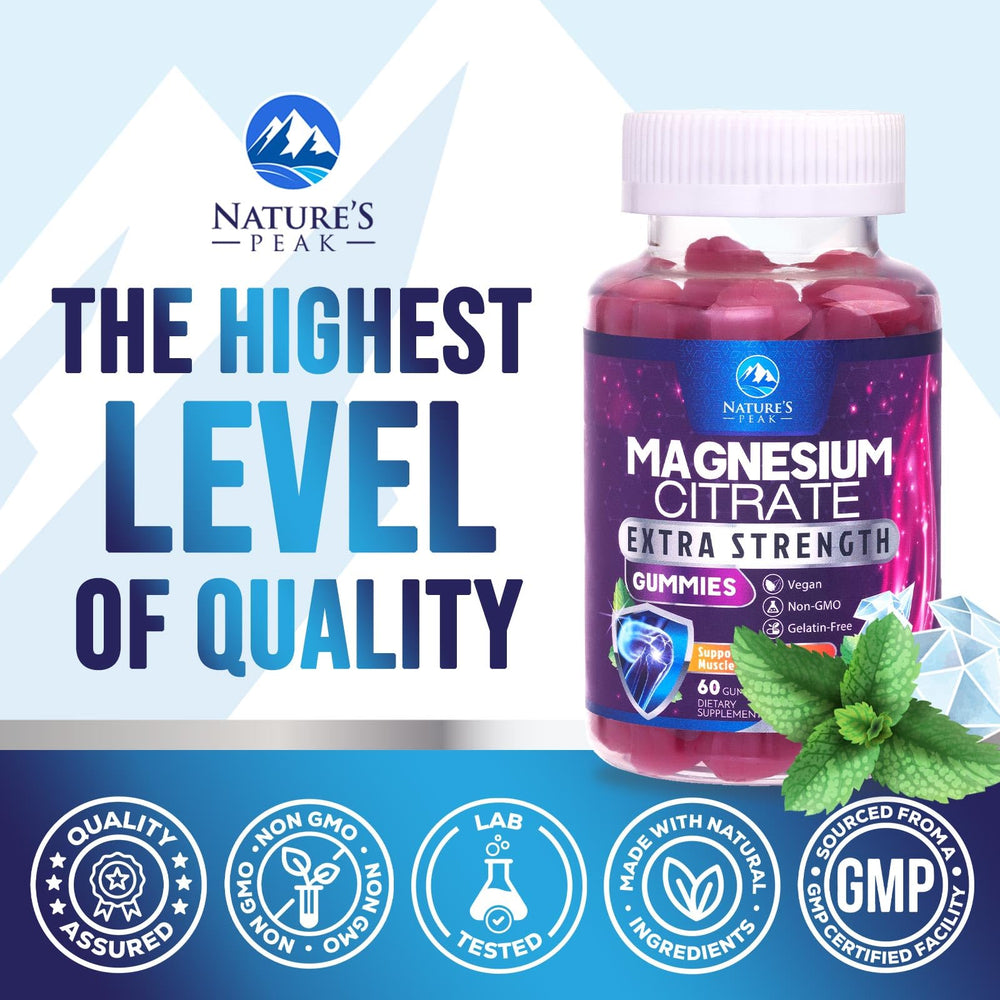 Nature's Peak gominola en mano para mostrar tamaño y dosis cómoda