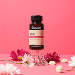 Nature's Sunshine HSN-W en mesa de cocina con rutina de suplementos