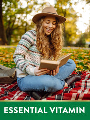 Nature's Truth cápsula en mano para comparar tamaño y dosificación