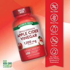 Nature's Truth primer plano del polvo de vinagre de manzana en cápsula, pureza visible