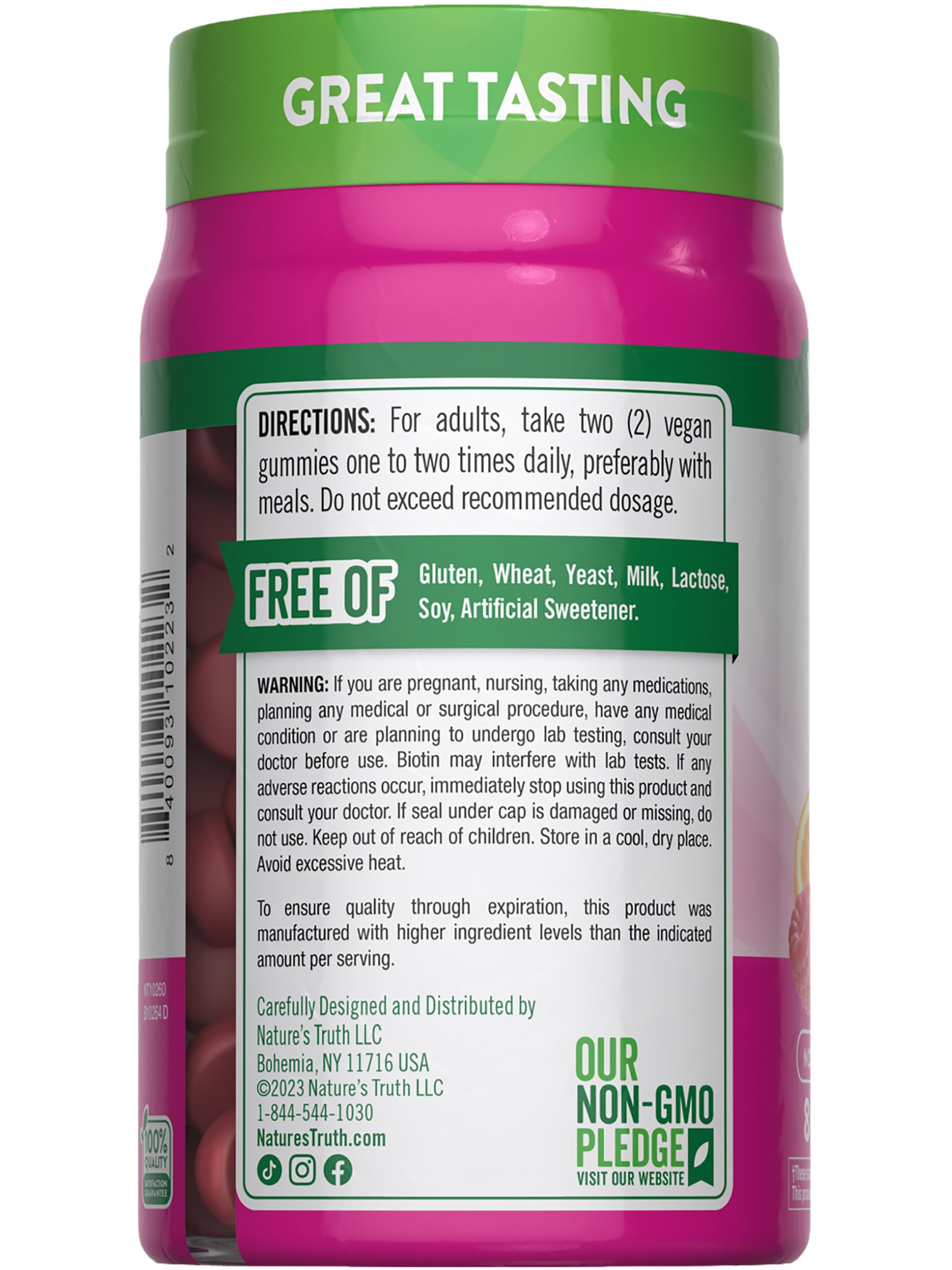 Nature's Truth ambiente de baño con frasco sobre repisa, integración al cuidado personal