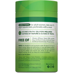 Nature's Truth mujer activa usando suplemento para apoyo diario