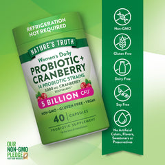 Nature's Truth cápsula vegana en mano resaltando facilidad de uso