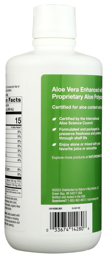 Nature's Way primer plano del jugo de aloe, textura suave y transparente
