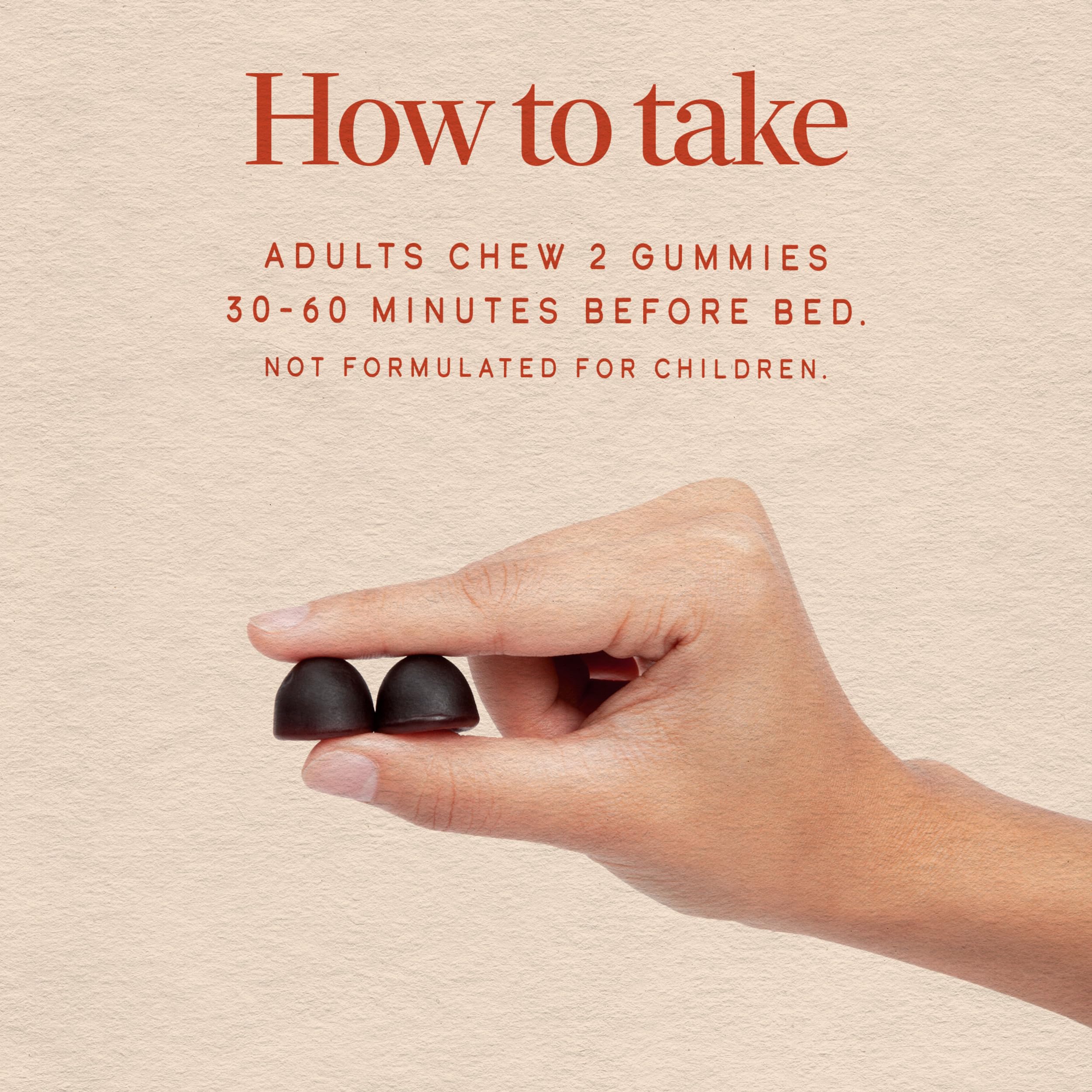 Nature's Way dos gomitas junto a una moneda para comparar tamaño práctico