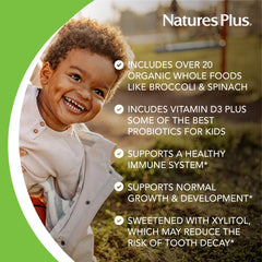 NaturesPlus envase en mano para comparar tamaño y porciones prácticas