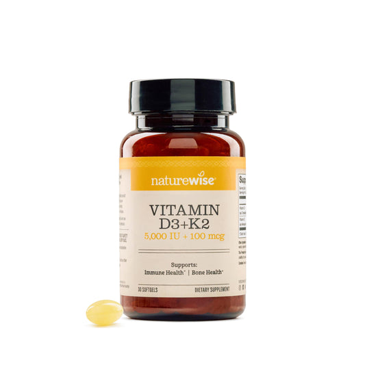 NatureWise envase frontal del suplemento D3 5000 IU K2 100 mcg beneficiando la compra informada