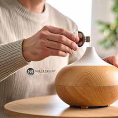 NaturoBliss en difusor durante uso creando ambiente relajante en casa
