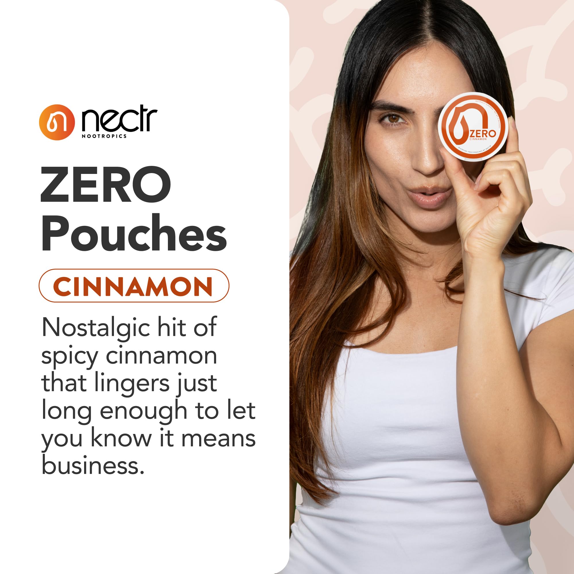 Nectr pouch en uso entre encía y mejilla para alivio oral discreto