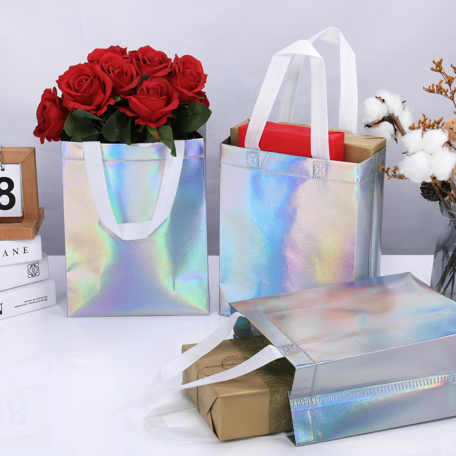 NEOACT bolsa en mesa de fiesta creando ambiente festivo y elegante