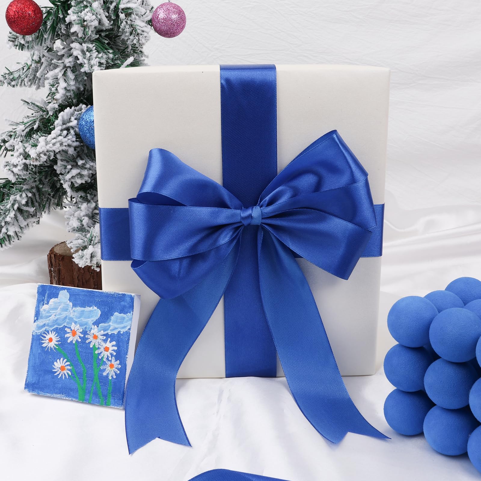 Caja de regalo envuelta con NESCCI royal blue, mejora presentación instantánea