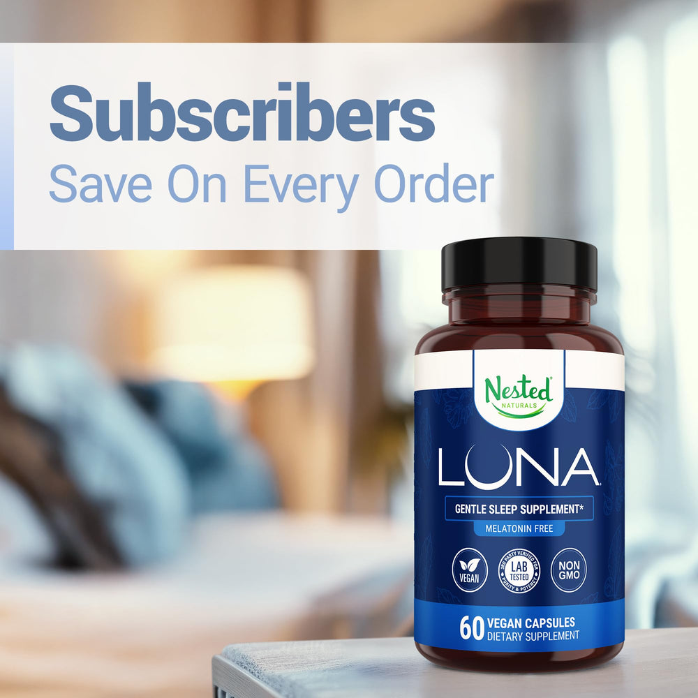 Nested Naturals cápsulas Luna sobre fondo blanco para claridad visual