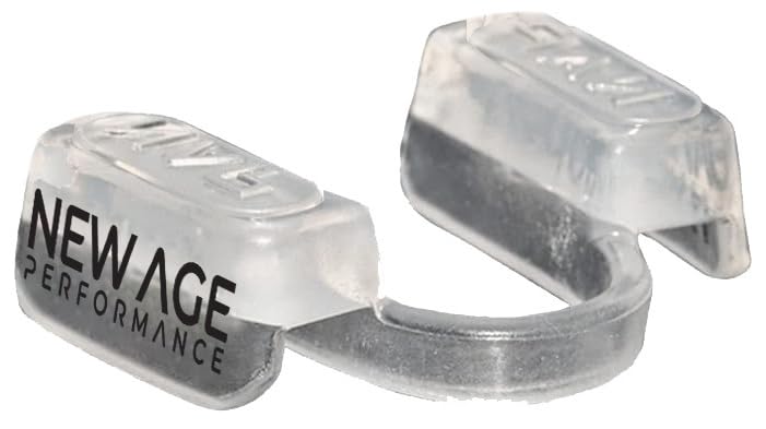 New Age Performance protector bucal frontal con empaque, muestra seguridad