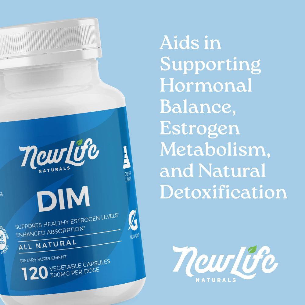 NewLife Naturals cápsula en mano demostrando tamaño y facilidad de ingestión