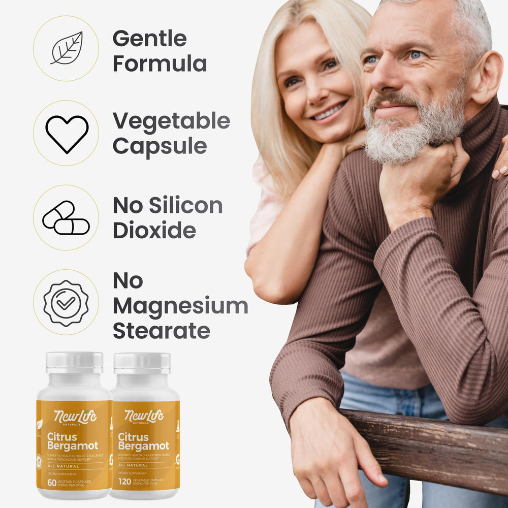 NewLife Naturals frasco y cápsula en mano para ver facilidad de uso