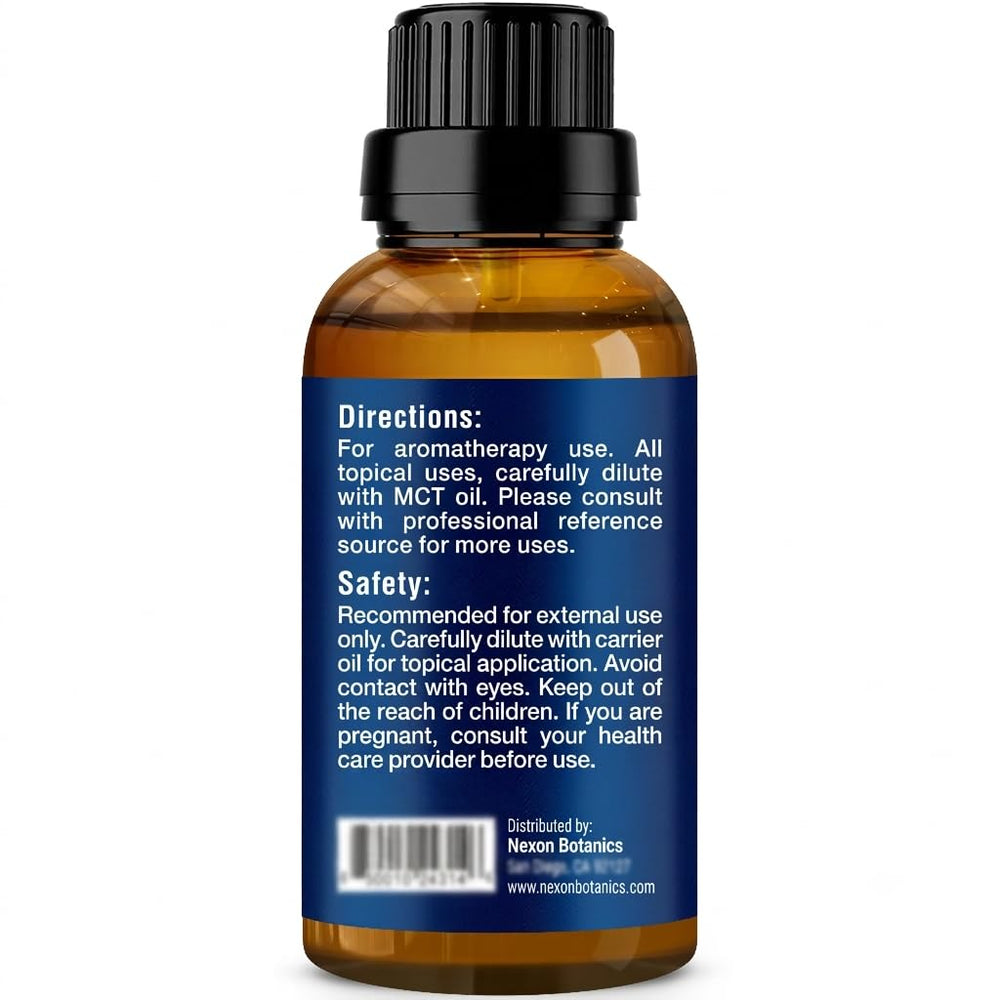 Nexon Botanics junto a una regla para mostrar el tamaño práctico del frasco