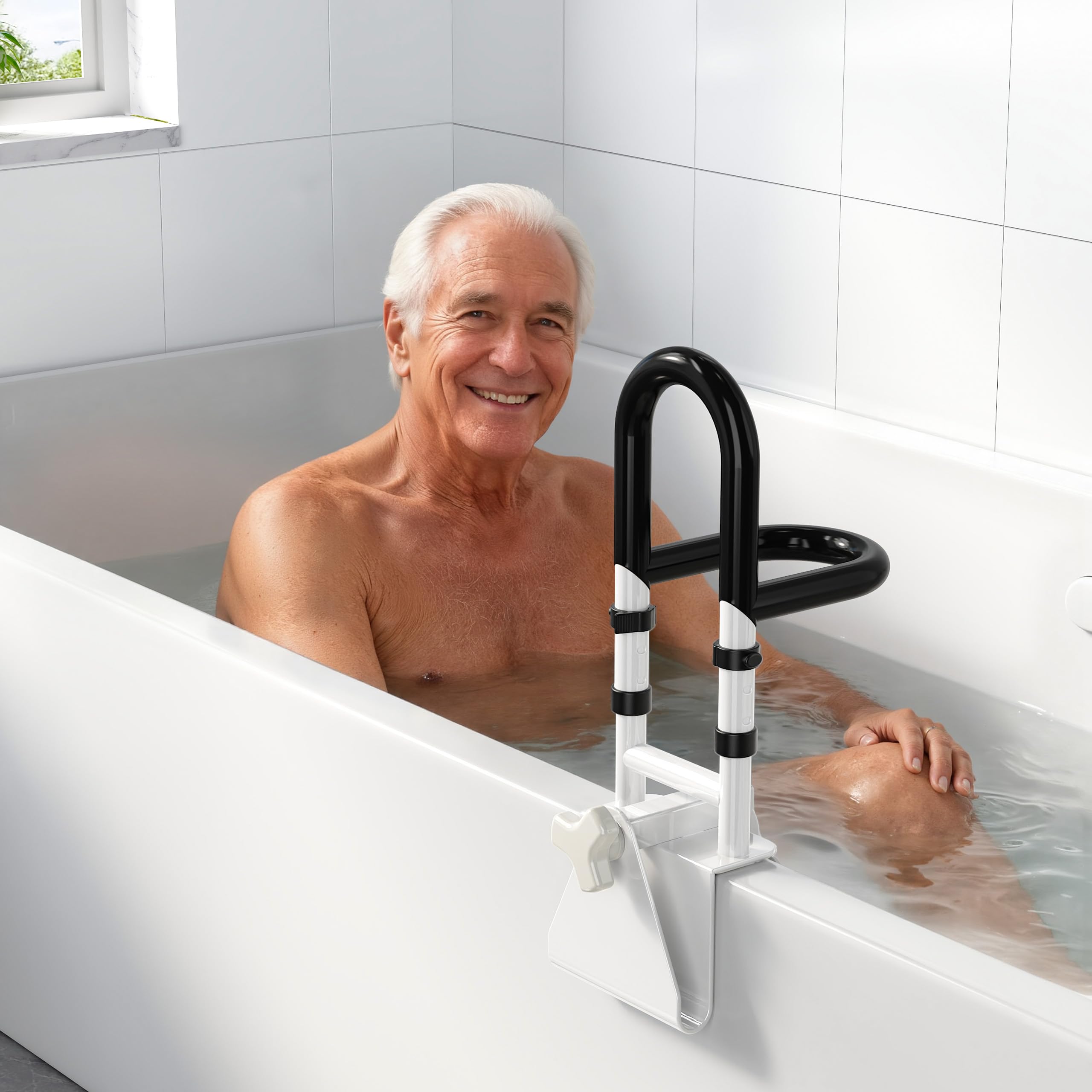 niffgaff persona sujetándose de la barra al entrar en la bañera para apoyo confiable
