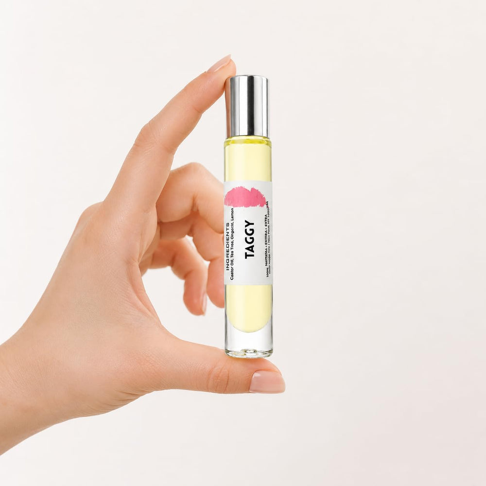 No Crap In It frasco 10 ml junto a una moneda para comparar tamaño portátil