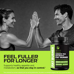 Nobi Nutrition cápsula en mano, comparar tamaño y facilidad de ingesta