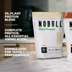 NOBULL envase junto a objeto cotidiano para percibir tamaño y portabilidad