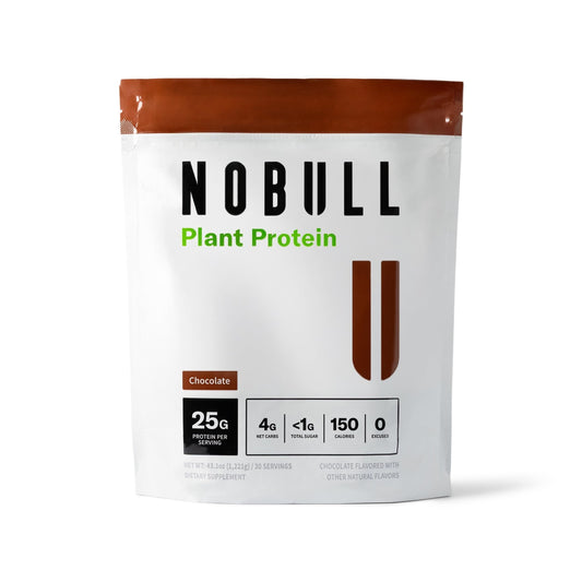 NOBULL envase frente mostrando etiqueta y beneficio de proteína limpia