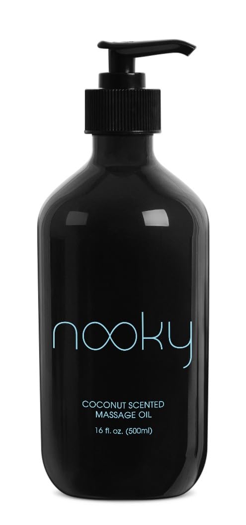 NOOKY botella junto a una mano para mostrar escala y facilidad de manejo