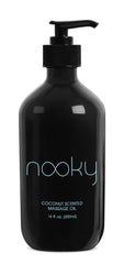 NOOKY botella junto a una mano para mostrar escala y facilidad de manejo