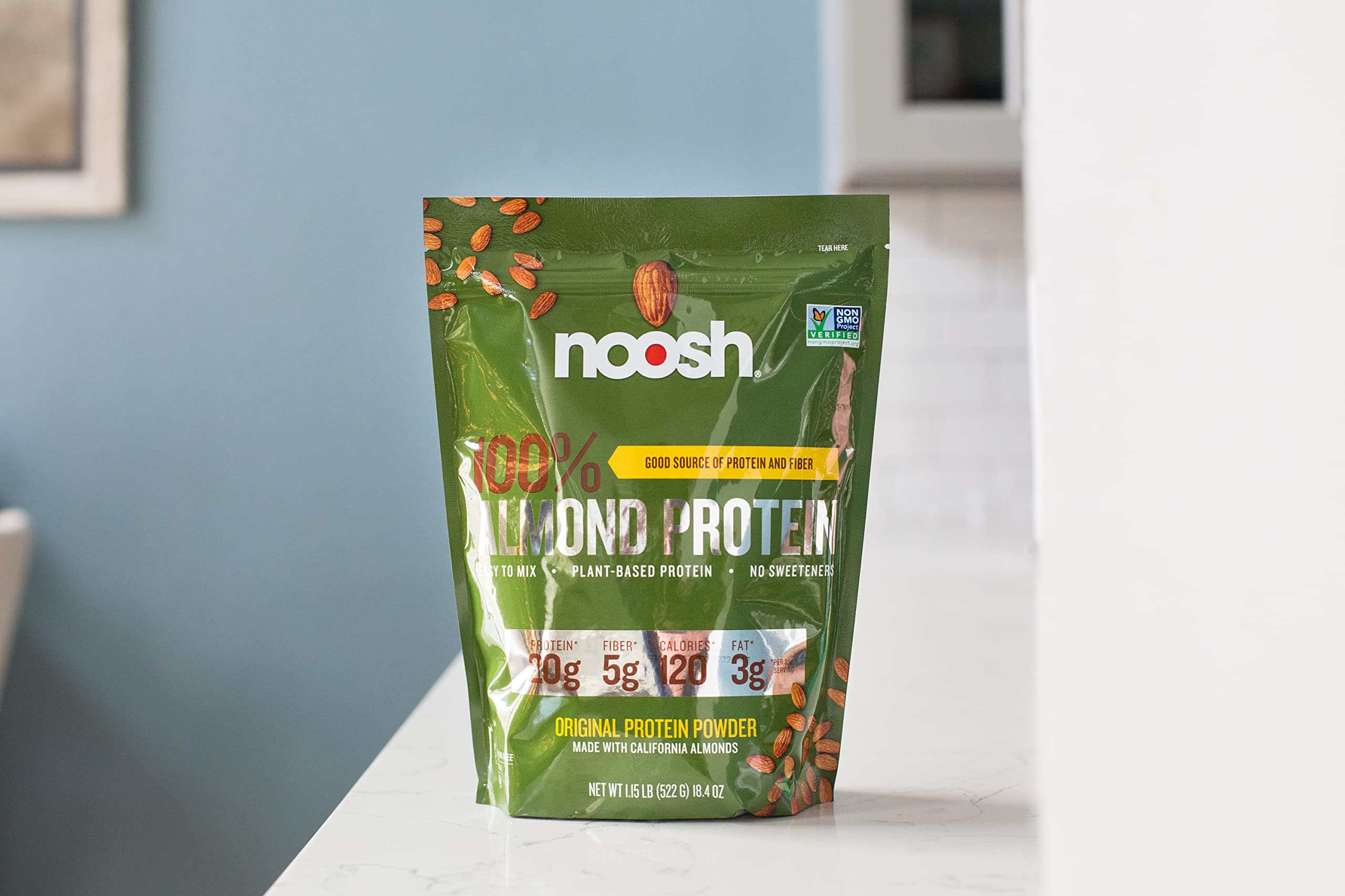 Batido preparado con NOOSH en vaso, perfecto para recuperación y aporte proteico vegetal
