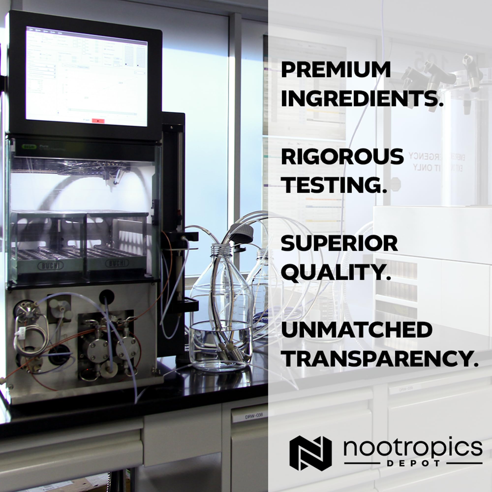 Nootropics Depot cápsulas junto a elementos cotidianos para uso práctico
