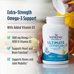 Nordic Naturals cápsula en mano para comparar tamaño y facilidad de ingesta