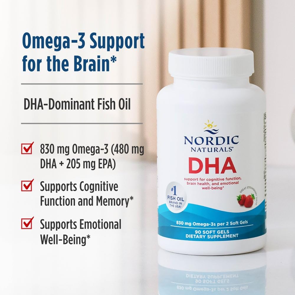 Nordic Naturals cápsulas en mano para comparar tamaño y dosificación práctica