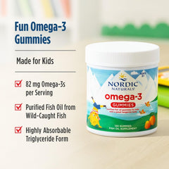 Nordic Naturals gomita en mano para comparar tamaño y dosificación visual