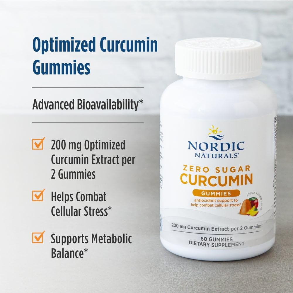 Nordic Naturals: mano sosteniendo gomita para uso fácil y práctico