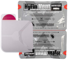 North American Rescue vista frontal del pack doble mostrando sellos individuales y pestaña roja para aplicación rápida