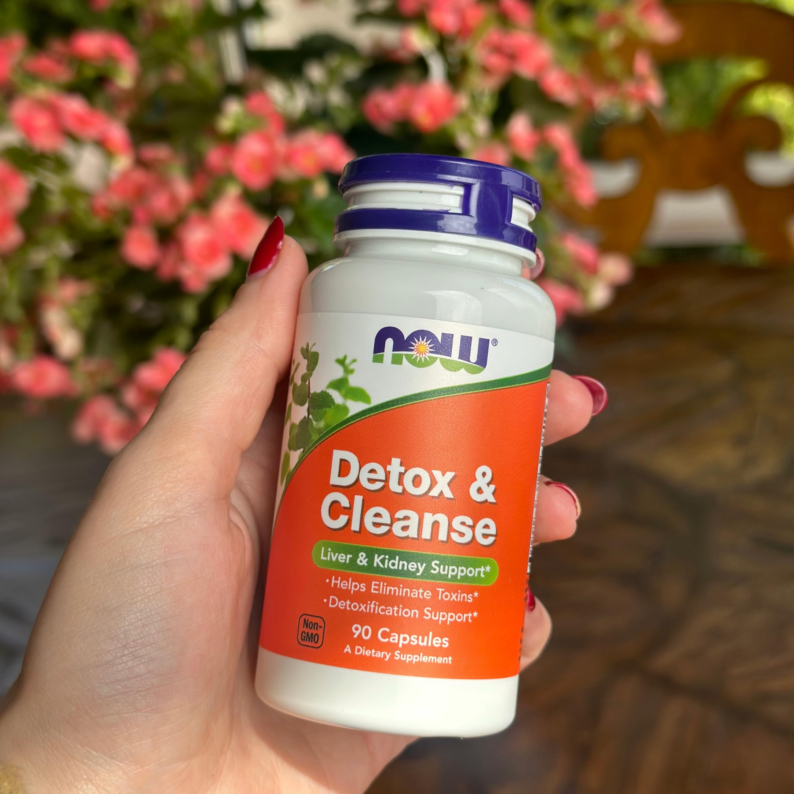 NOW Foods hierbas y greens empleados, ilustra origen vegetal