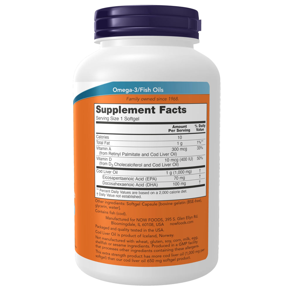 NOW Foods softgel en mano para visualizar tamaño y facilidad