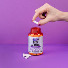 NOW Foods producto en entorno deportivo, transmite confianza y rendimiento