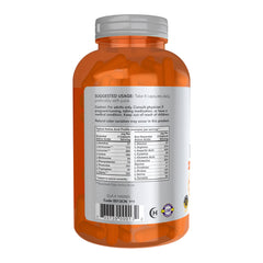 NOW Foods cápsulas en mano para apreciar tamaño y facilidad de ingestión