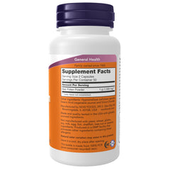 Now Foods cápsulas en mano para ilustrar formato portátil y dosificación práctica