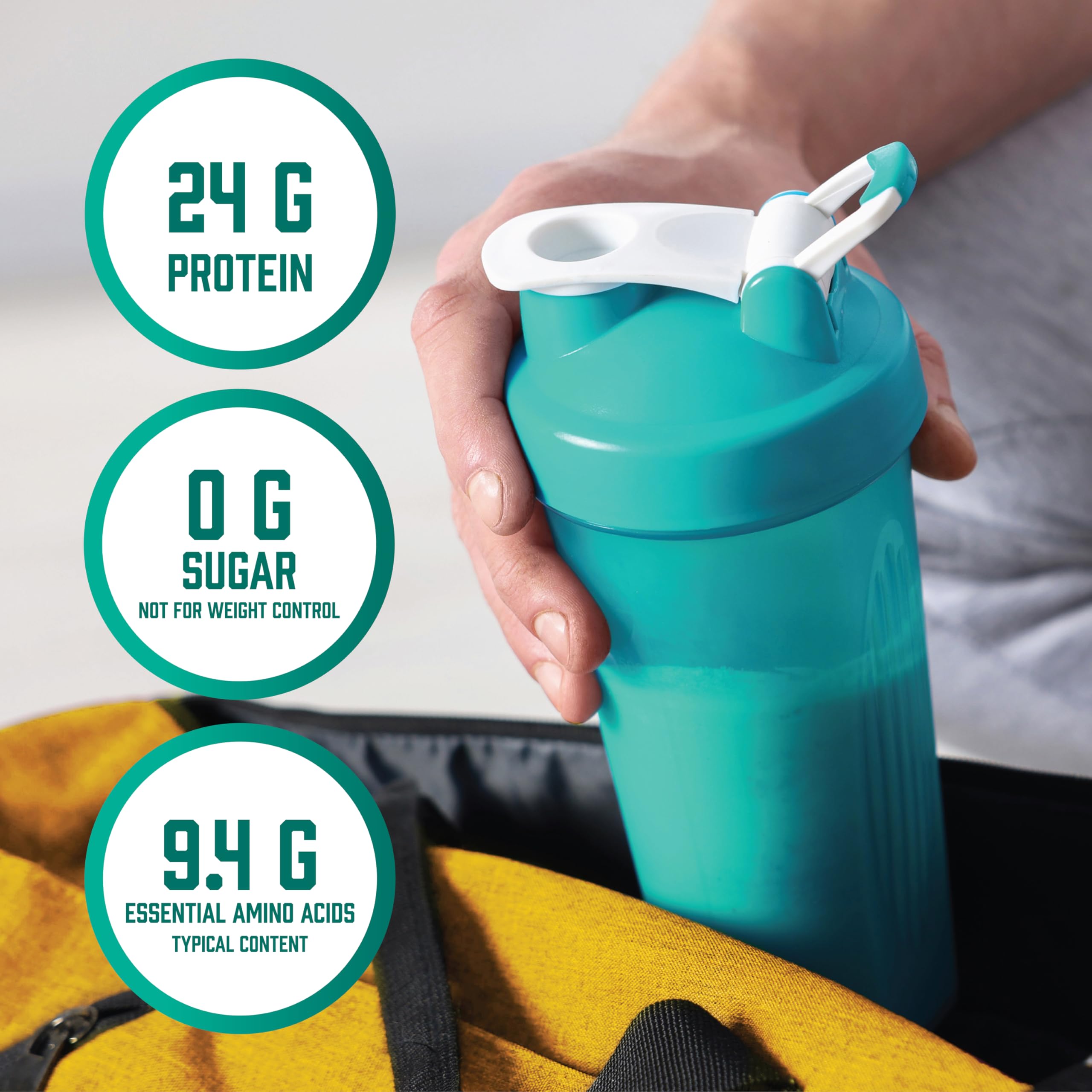 Vaso con proteína NOW Foods y frutas alrededor, buen recurso para preparar batidos nutritivos