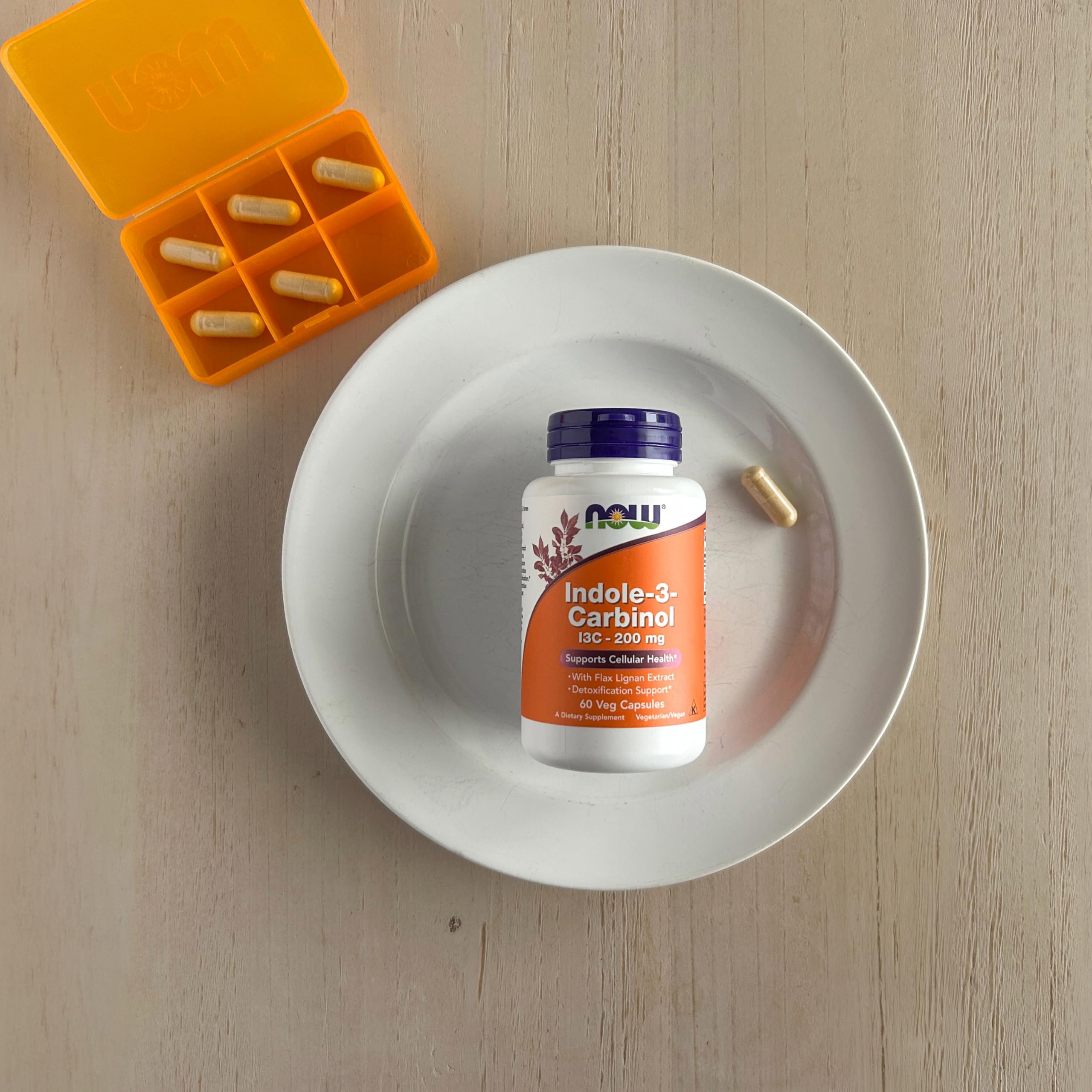 NOW Foods envase abierto con cápsulas visibles, seguridad y frescura